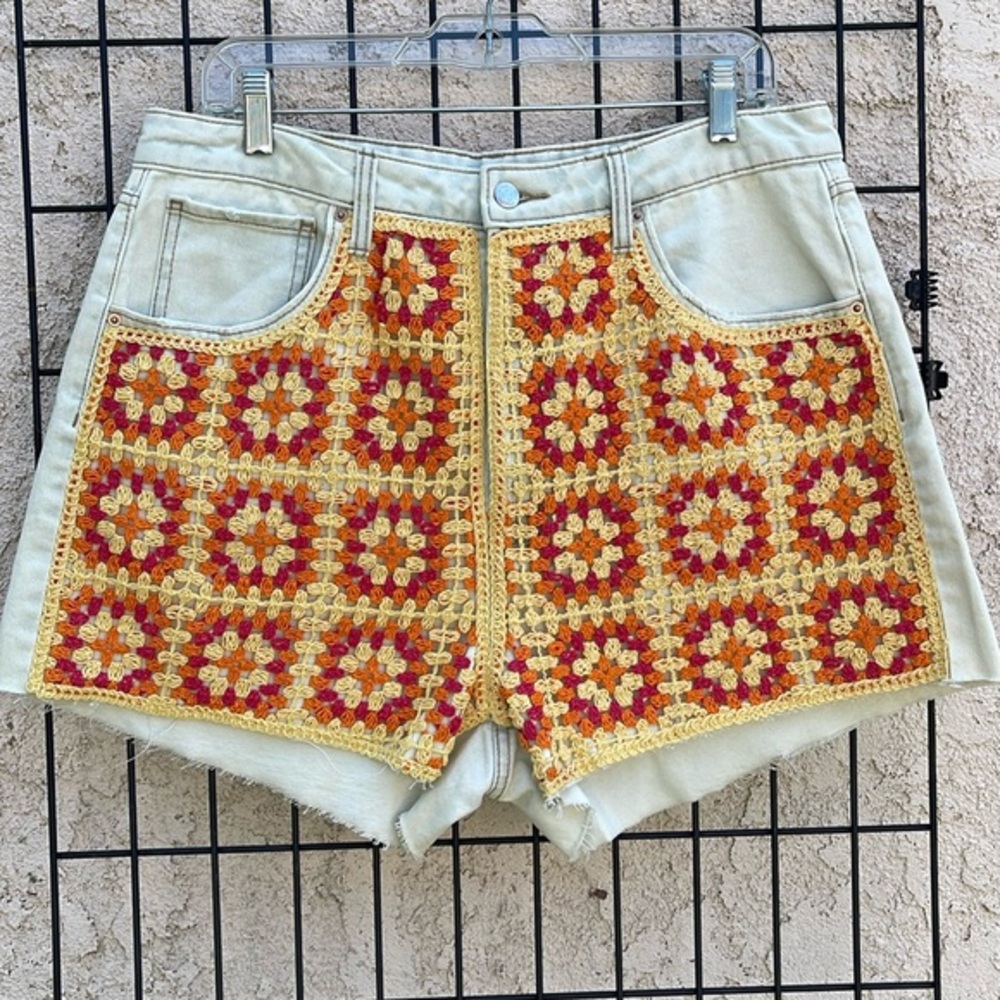Wild Fabel highest rise cutoff shorts crochet detail women’s size 14